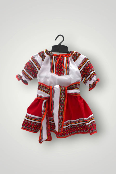 Costum fetite cu motive traditionale